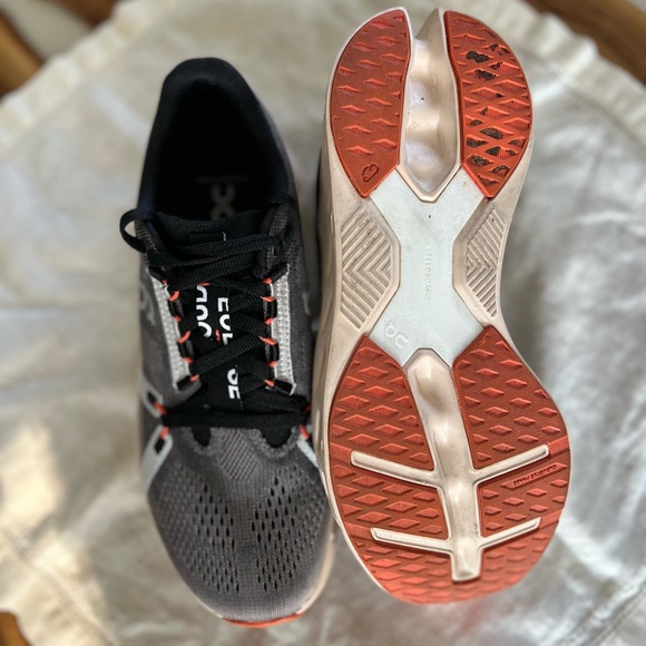 On Running Cloudeclipse in Fade | Sand, W’s size 8 - Picture 7 of 14